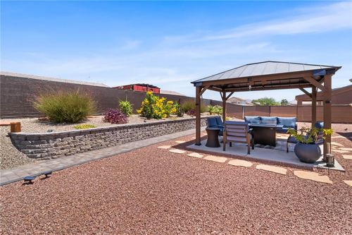 6699 W Hershey Way, Golden Valley, AZ, 86413 | Card Image