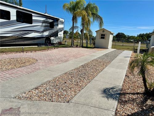 2920 Driver Ln, Bowling Green, FL, 33834-6016 | Card Image