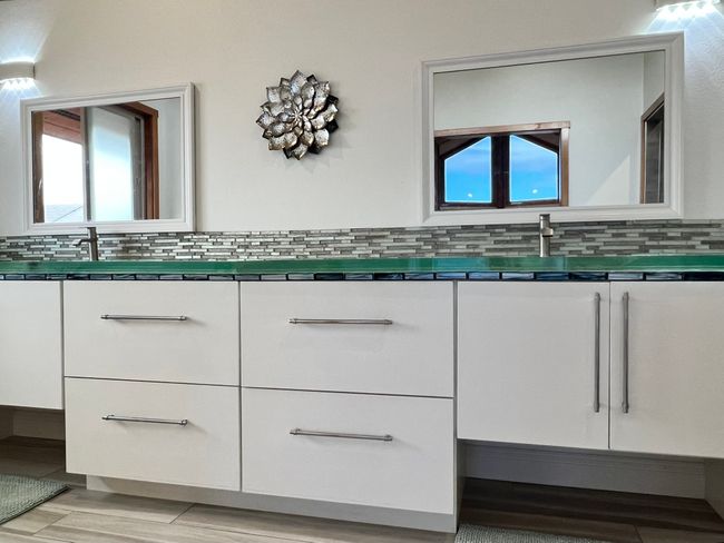 Truly double vanities and seamless glass sinks | Image 13