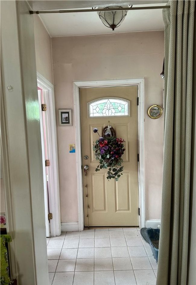 53 Wampanoag Trl, House other with 3 bedrooms, 2 bathrooms and 2 parking in Riverside RI | Image 5