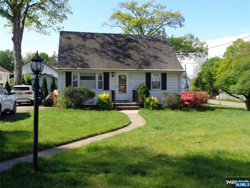 12 Minerva Ave, Hawthorne, NJ, 07506-1236 | Card Image