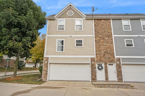 1129 Flagstone Ln, Pleasant Hill, IA, 50327-8902 | Card Image