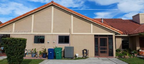 19525-19525 Cypress Ct E, Hialeah, FL, 33015-8125 | Card Image