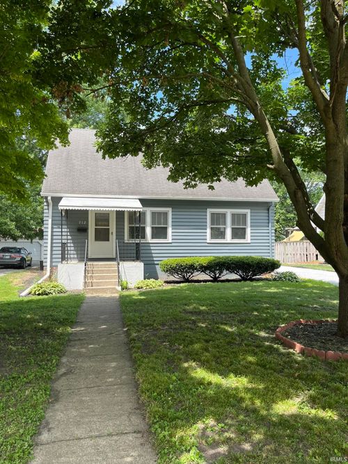 712 N 1st St, Kentland, IN, 47951-1003 | Card Image