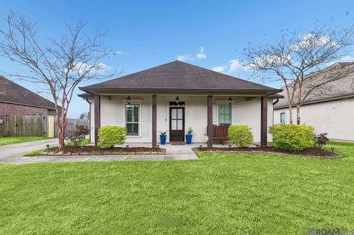 10766 Fenway Ln, Denham Springs, LA, 70726-6743 | Card Image