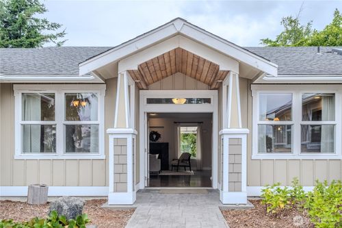 8165 Cowichan Rd, Blaine, WA, 98230-9566 | Card Image