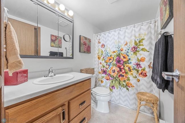 Full Bath | Image 18