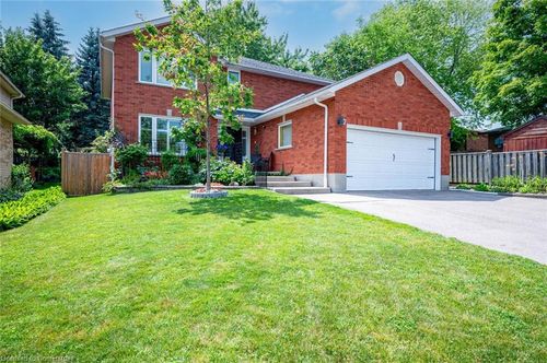 7 Chandos Dr, Kitchener, ON, N2A3C2 | Card Image
