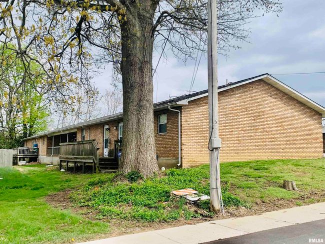 1-4 - 1010 & 1012 W Lee Avenue, Home with 0 bedrooms, 0 bathrooms and 8 parking in Marion IL | Image 4