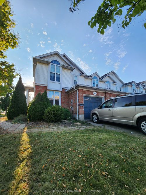 501 Mayflower St, Waterloo, ON, N2K3Y7 | Card Image