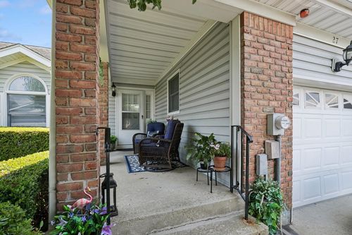 22a-27 Primrose Ln, Babylon, NY, 11703-3244 | Card Image