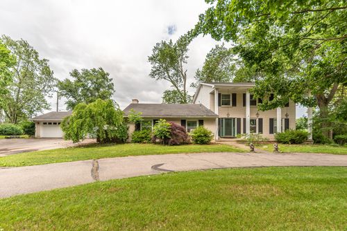 3559 Meadow Ln, Saline, MI, 48176-9554 | Card Image