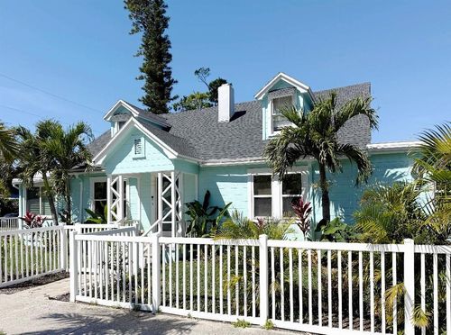 5201 18th Ave S, GULFPORT, FL, 33707-4214 | Card Image