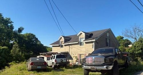 705 Hillcrest Ave, Frankfort, KY, 40601-2060 | Card Image