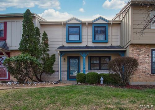 13338 Hiddendale Ln, Ballwin, MO, 63021-5858 | Card Image