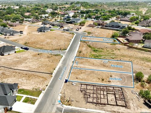 714 Encinal Dr, Eagle Pass, TX, 78852-3365 | Card Image