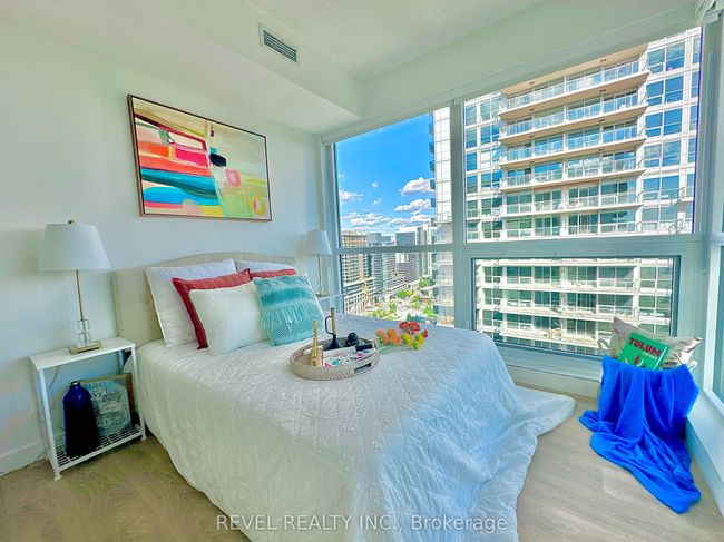 1902 - 25 Mcmahon Dr, Condo with 3 bedrooms, 3 bathrooms and 1 parking in North York ON | Image 25