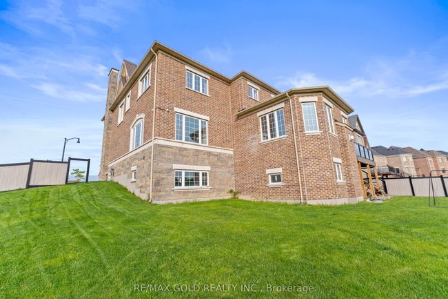 40 Autumn Olive Way, House other with 4 bedrooms, 6 bathrooms and 8 parking in Brampton ON | Image 32