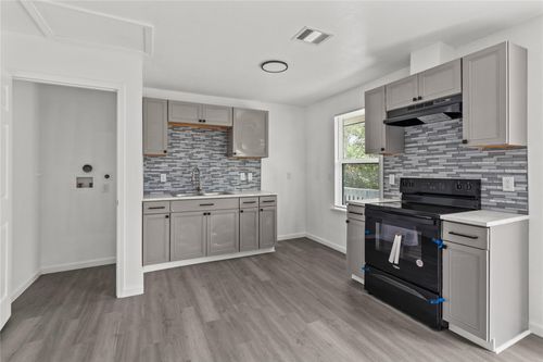 b-316 20th St, San Leon, TX, 77539-2510 | Card Image