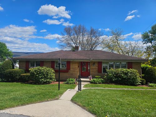 2217 16th Ave, Altoona, PA, 16601-2342 | Card Image