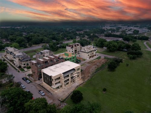 404 Vista Buena Trl, Fort Worth, TX, 76111-1131 | Card Image
