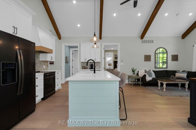 76 Old Aspdin Rd, House other with 4 bedrooms, 3 bathrooms and 6 parking in Utterson ON | Image 12