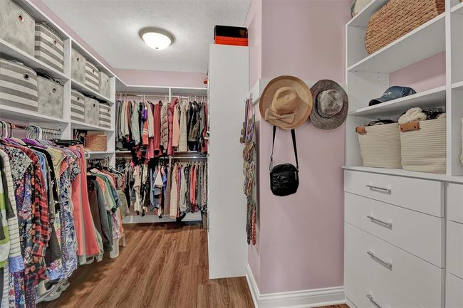 AMPLE SIZED WALK-IN CLOSET IN THE MASTER BEDROOM! | Image 23