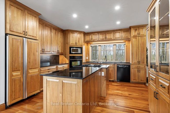 740494 Sideroad 3, House other with 6 bedrooms, 4 bathrooms and 8 parking in Chatsworth ON | Image 14