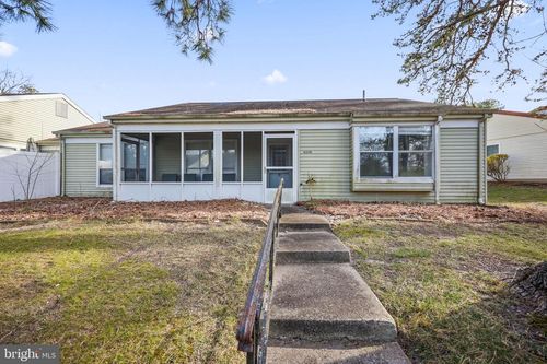 823 Liverpool Cir, MANCHESTER TOWNSHIP, NJ, 08759 | Card Image