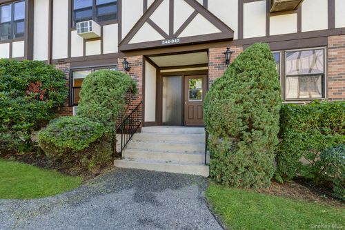 342-342 Sierra Vista Ln, Valley Cottage, NY, 10989-2707 | Card Image
