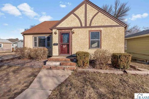 315 E 12th St, Blue Earth, MN, 56013-2109 | Card Image