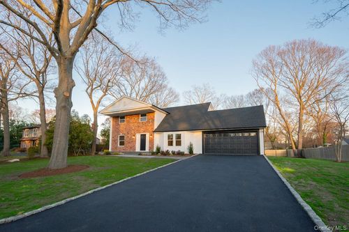 7 Howard Dr, Coram, NY, 11727-3517 | Card Image