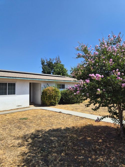 950 E Mountian View Avenue, Porterville, CA, 93257 | Card Image