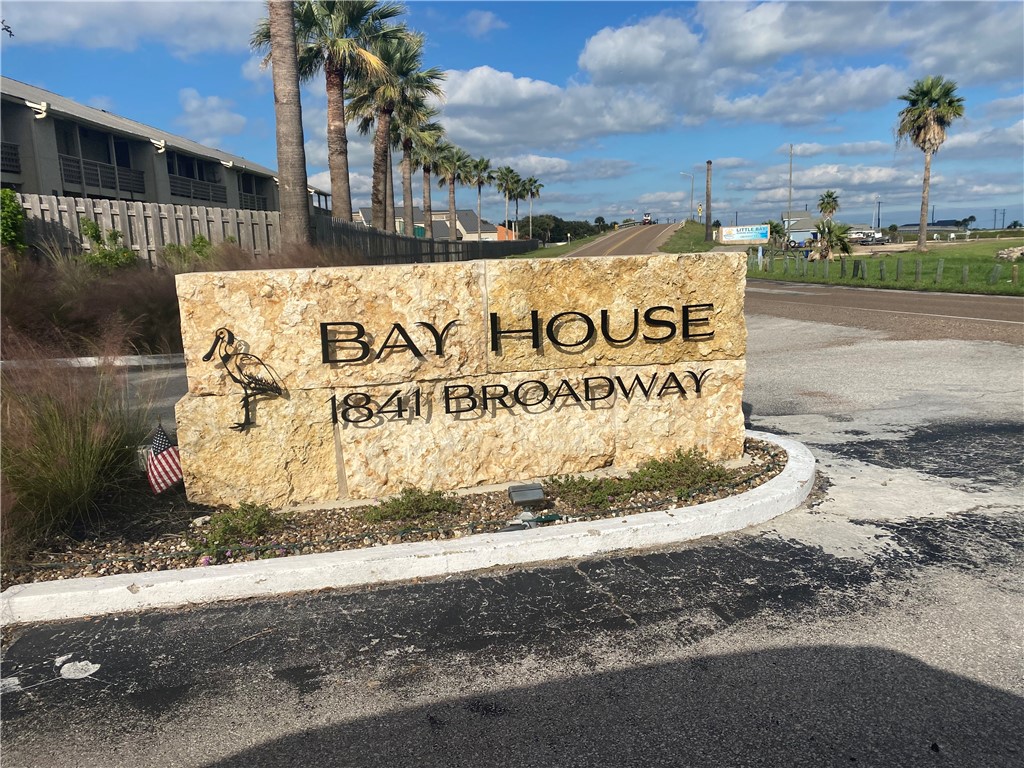 Bayhouse Dr, Rockport, TX 78382