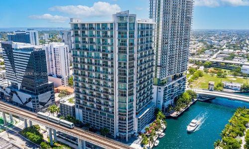 1913-690 Sw 1st Ct, MIAMI, FL, 33130-2991 | Card Image