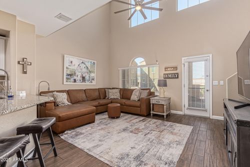 240 W Juniper Ave, Gilbert, AZ, 85233-3911 | Card Image