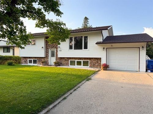 106 Heyes St, Swan River, MB, R0L1Z0 | Card Image