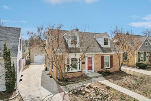 7709 Livingston Avenue, Wauwatosa, WI, 53213 | Card Image