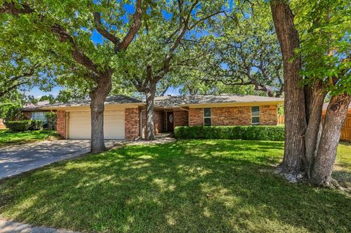 2724 Meadow Grn, Bedford, TX, 76021-4926 | Card Image