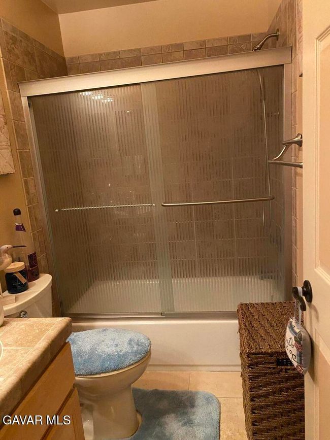 Bathroom | Image 19
