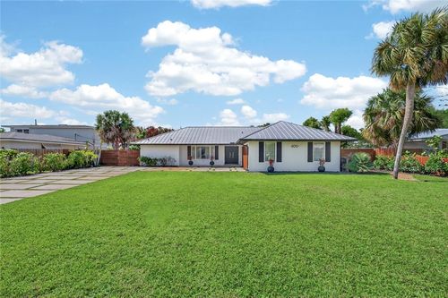 600 Honeysuckle Ln, Vero Beach, FL, 32963-1863 | Card Image