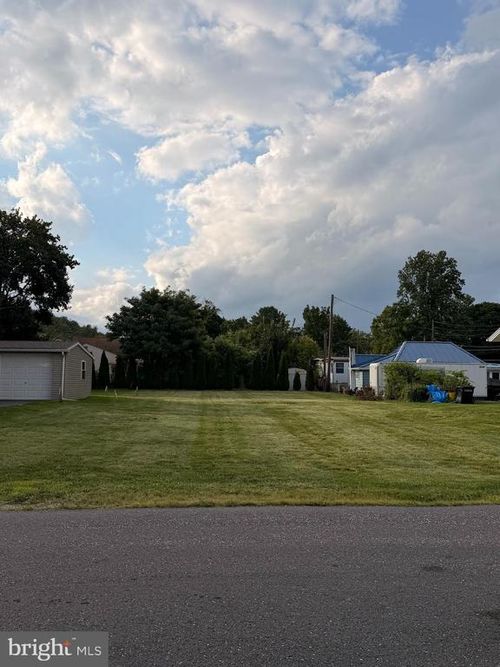 103 Hutton Rd, NEW CUMBERLAND, PA, 17070-2412 | Card Image