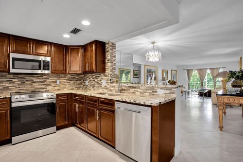 c3-2804 Victoria Way, Coconut Creek, FL, 33066-1329 | Card Image