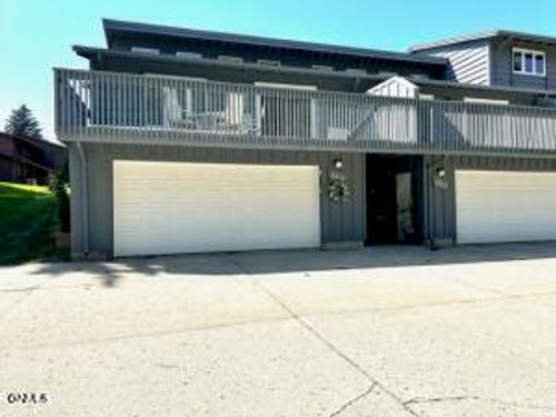 2913 Winnipeg Dr, Bismarck, ND, 58503-0448 | Card Image