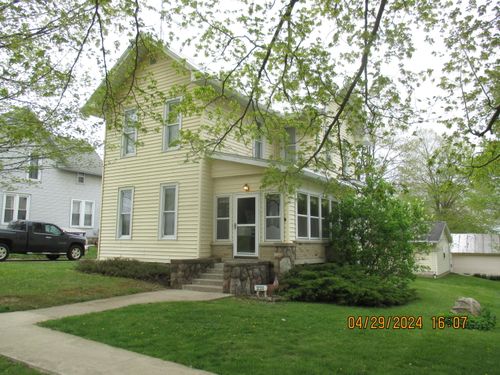 221 S Main St, Camden, MI, 49232-9654 | Card Image