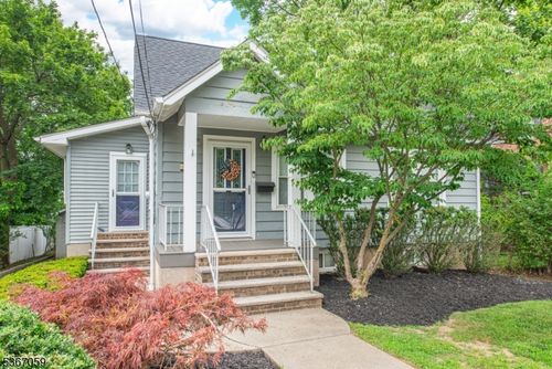 19 Parkway W, Caldwell, NJ, 07006-6009 | Card Image