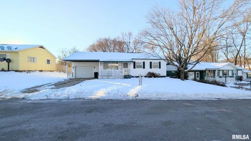 305 Mary St, Washington, IL, 61571-3089 | Card Image