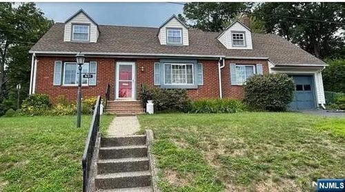 651 5th Ave, River Edge, NJ, 07661-1440 | Card Image