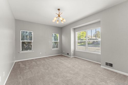 229 Oak St, Wyandotte, MI, 48192-5126 | Card Image