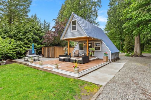 31002 W Whitehorse Dr, Arlington, WA, 98223-5569 | Card Image